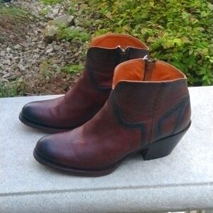 Lucchese Lilah bootie M6008, size 9.5